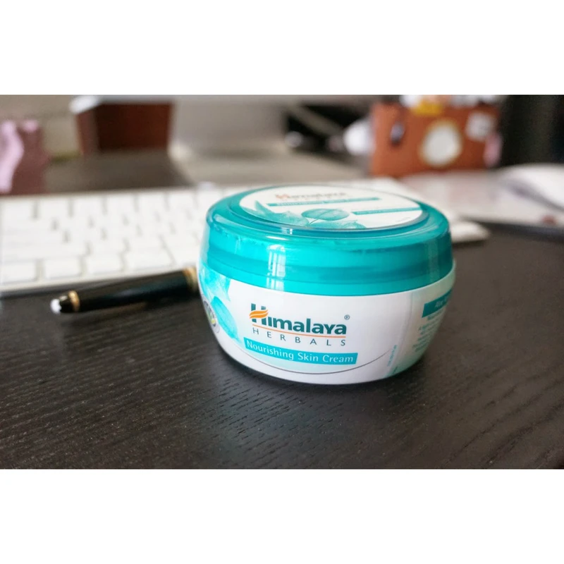 کرم مرطوبکننده هیمالیا مدل Herbals 2 کرم مرطوبکننده هیمالیا مدل Herbals